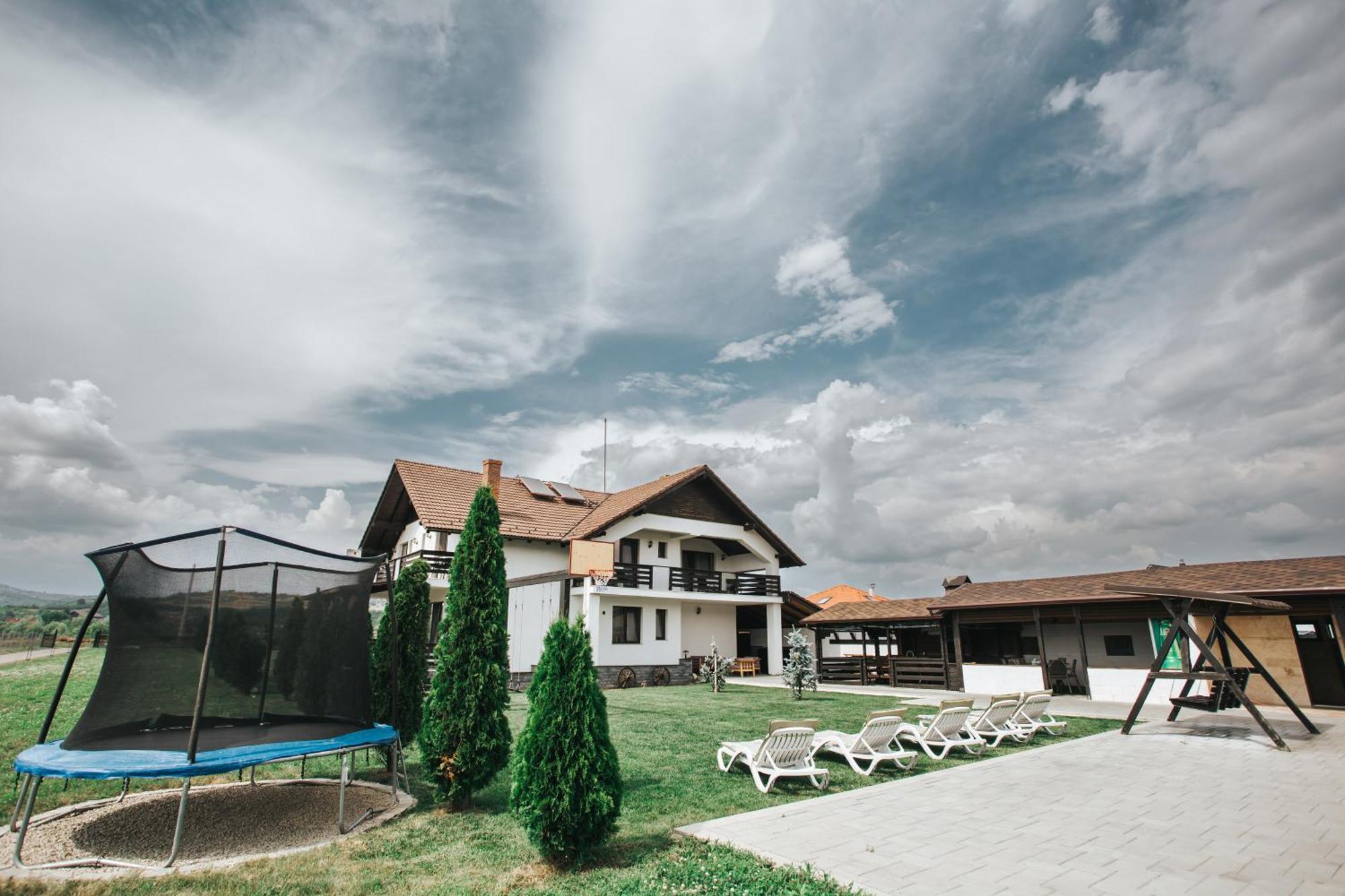 Pensiunea Conacul Lui Horia Bistriţa Dış mekan fotoğraf